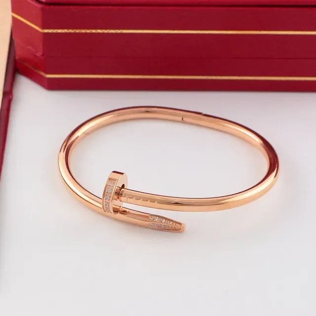 Cartier Juste un Clou Motif Clou Pavé Cristal Bracelet Bangle à Charnière 8
