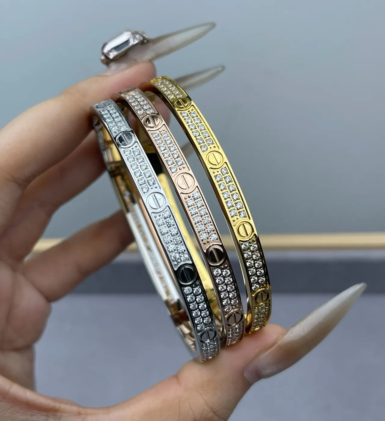 Cartier Juste un Clou Motif Pavé de Vis Bracelet Rigide 2