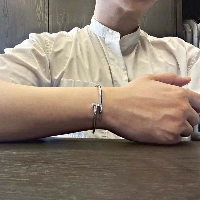 Cartier Juste un Clou Pulseira Aberta de Prata Polida com Cabeça de Prego 3