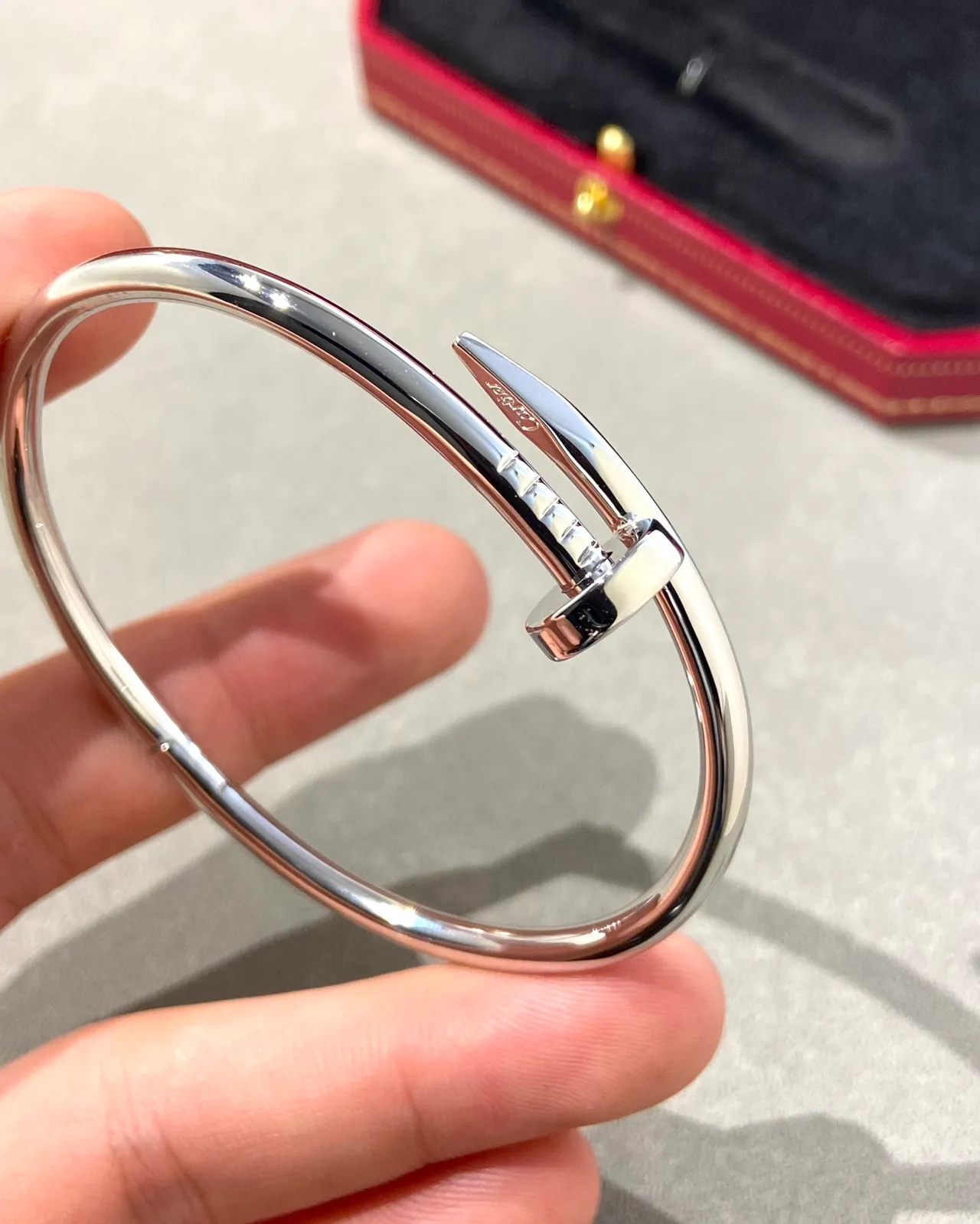 Cartier Juste un Clou Pulseira Aberta de Prata Polida com Cabeça de Prego 9