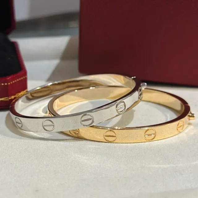 سوارة Cartier Love مصقولة فضة وذهبي مفصلية بموتيف براغي سوارات 8