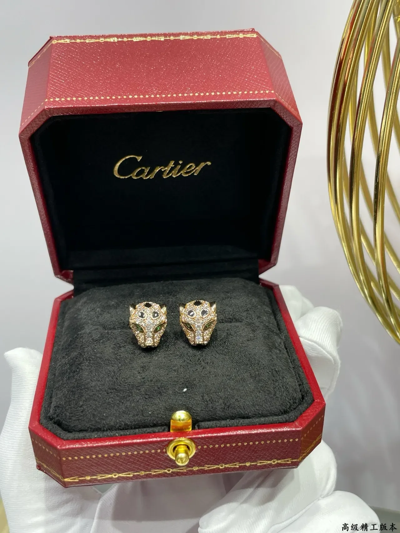 Boucles d'oreilles Cartier Panthère Or Argent Tête de Panthère Motif Pavé Cristal 4