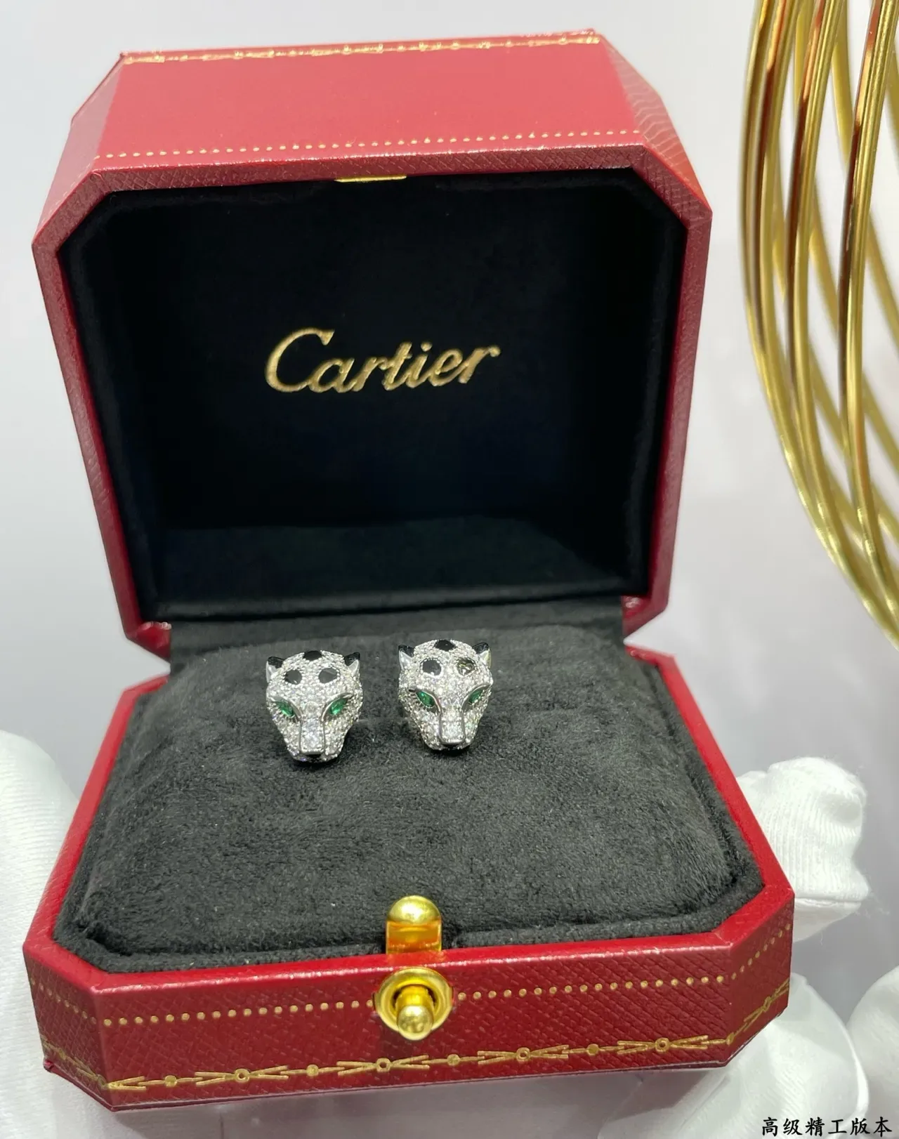 Boucles d'oreilles Cartier Panthère Or Argent Tête de Panthère Motif Pavé Cristal 5