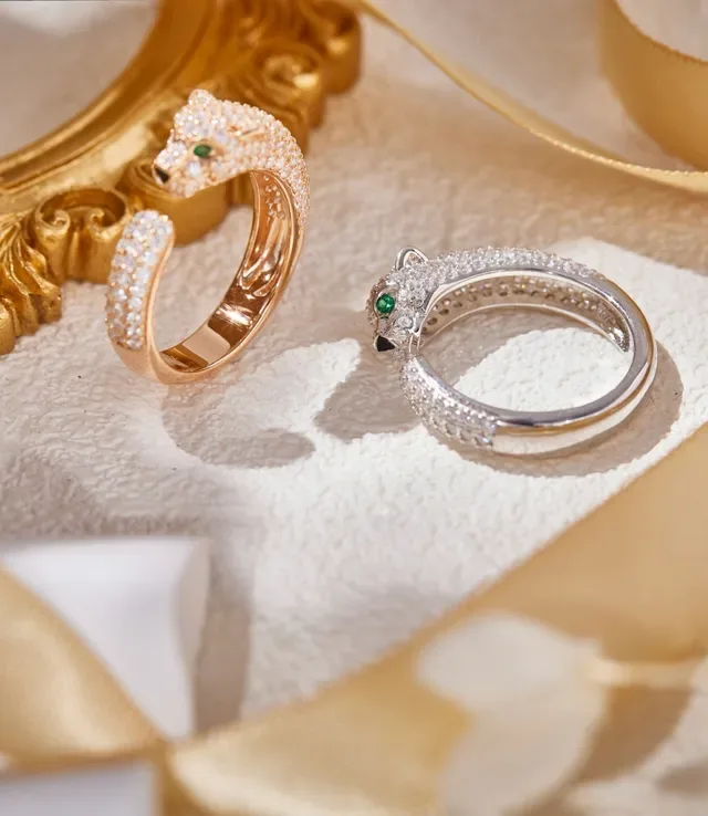 Cartier Panthère Tête de Panthère Diamants Pavé Œil d'Émeraude Bague Ouverte 3