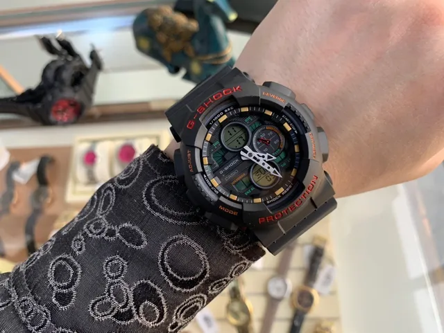 Casio G-Shock GA-100 Preto Vermelho Dourado Relógio Esportivo 2