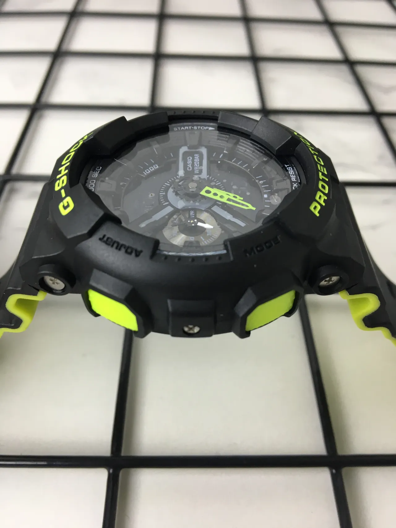 Casio G-Shock GA-110 Noir et Vert Lime Montre Sport 4