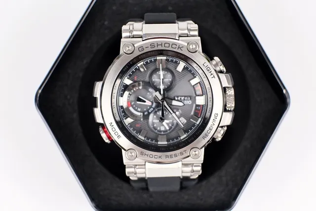 Casio G-Shock MT-G Black and Silver Sports Watch 7
