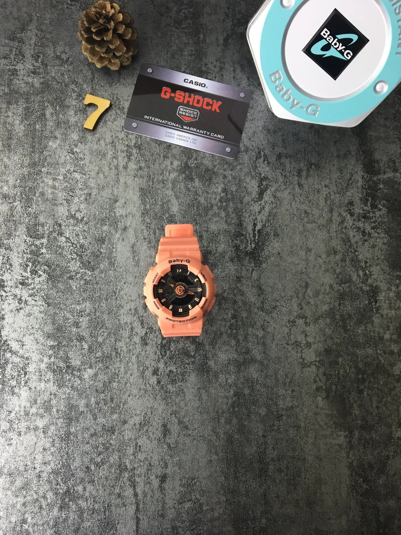 Casio Montre hybride analogique-digitale à boîtier en résine orange et noire 2