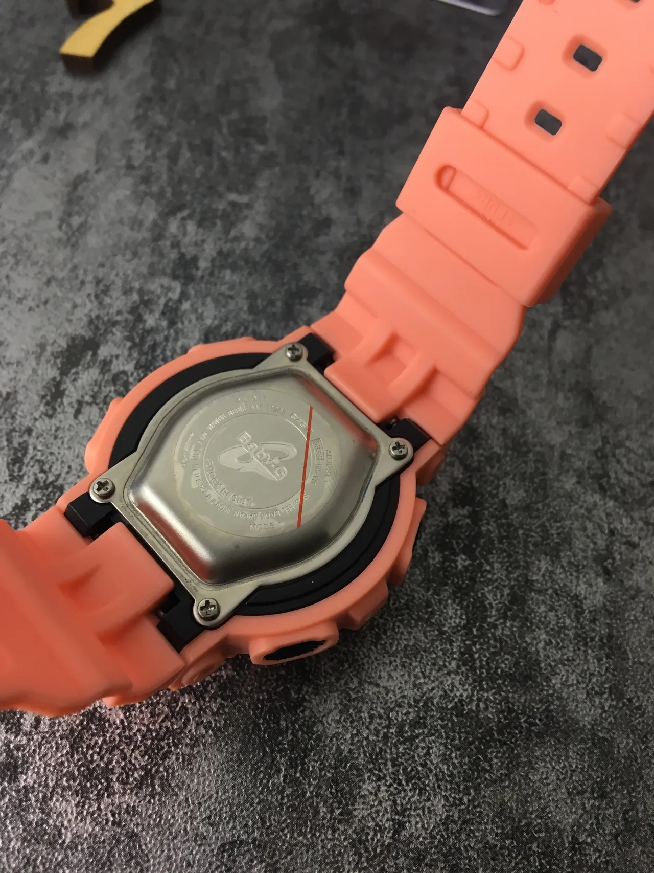 Casio Montre hybride analogique-digitale à boîtier en résine orange et noire 3
