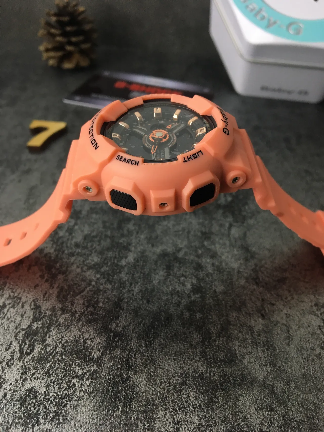 Casio Montre hybride analogique-digitale à boîtier en résine orange et noire 4