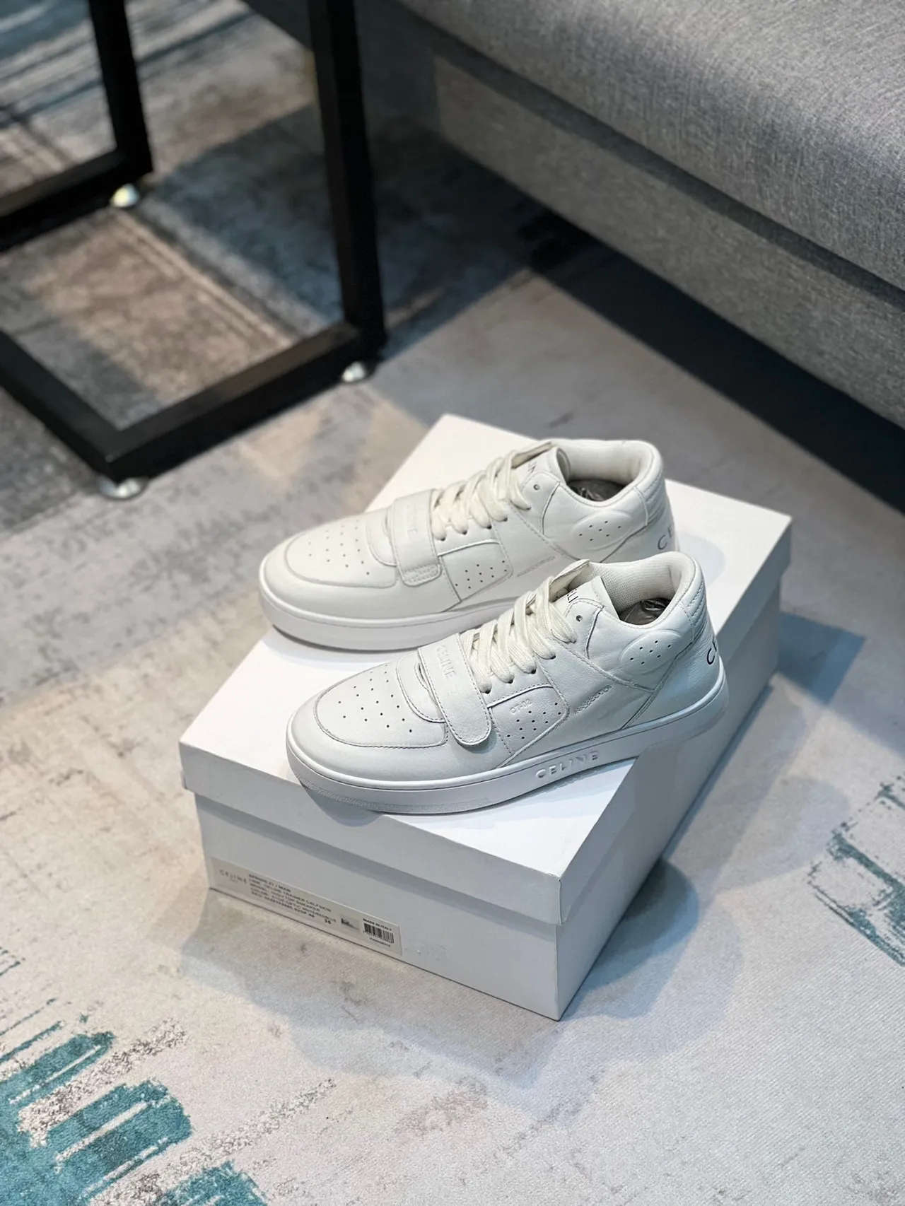 Celine CT-01 sneakers lifestyle monochrome blanc 7