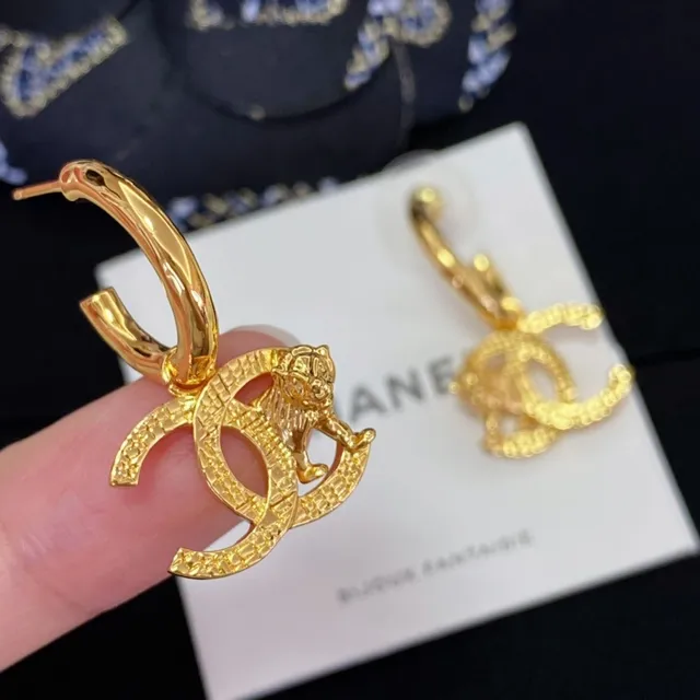 Chanel 幻想珠宝 Gold-Tone Lion CC 圈耳耳环 4