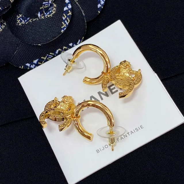 Chanel 幻想珠宝 Gold-Tone Lion CC 圈耳耳环 6
