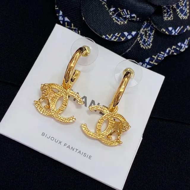 Chanel 幻想珠宝 Gold-Tone Lion CC 圈耳耳环 9