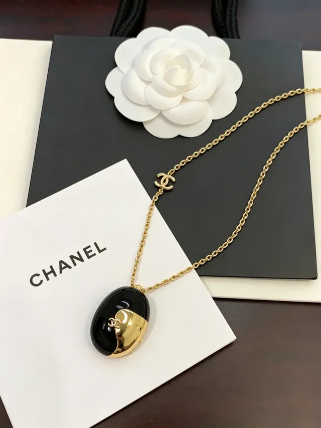 Chanel Black and Gold Enamel CC Pendant Necklace 4