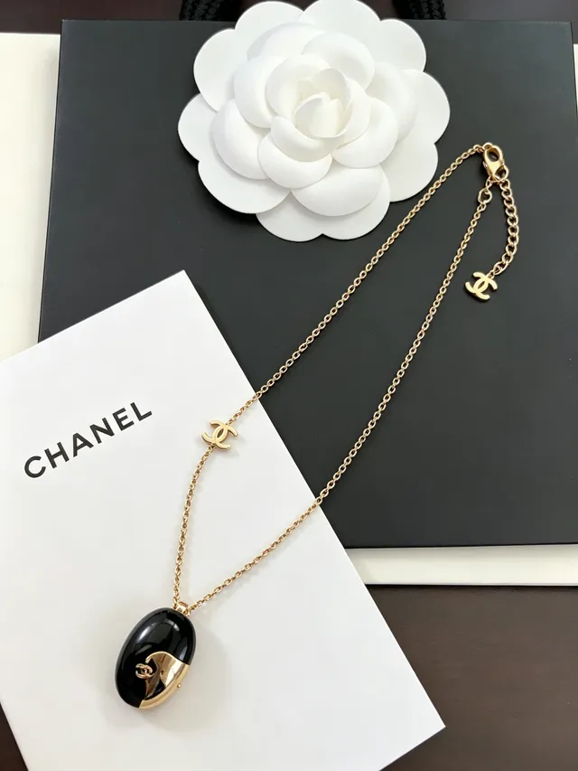 Chanel Black and Gold Enamel CC Pendant Necklace 5