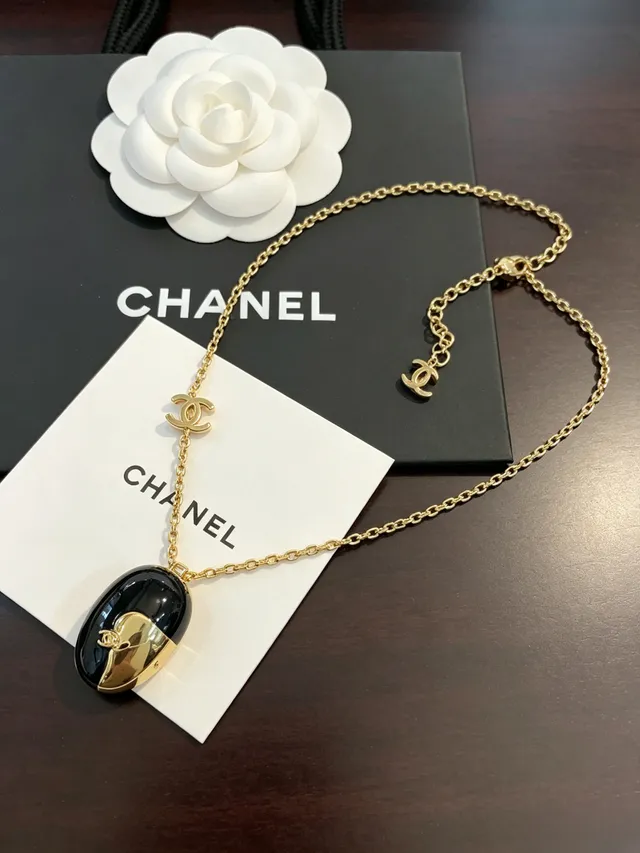 Chanel Black and Gold Enamel CC Pendant Necklace 6