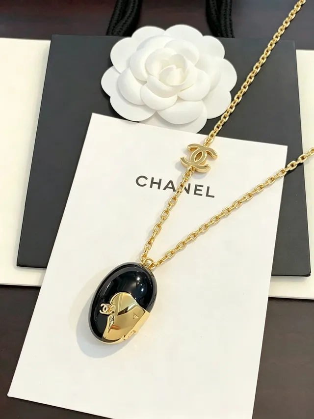 Chanel Black and Gold Enamel CC Pendant Necklace 7