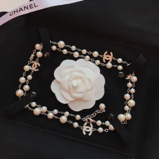 Chanel कैमेलिया मोती हार सफेद चांदी डबल स्ट्रैंड चोकर CC Logo चार्म्स हार