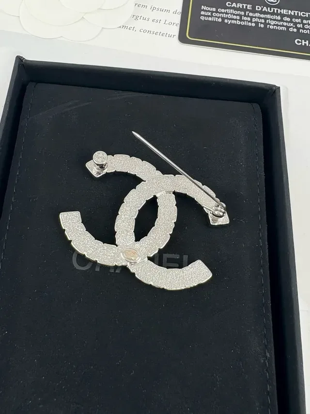 Chanel CC Brooch White Enamel and Crystal-Encrusted Links Brooch 6