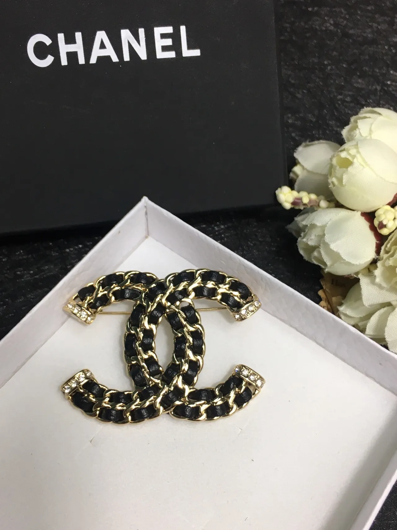 Chanel CC Chain Black Gold Interlocking Logo Construction Brooch 3