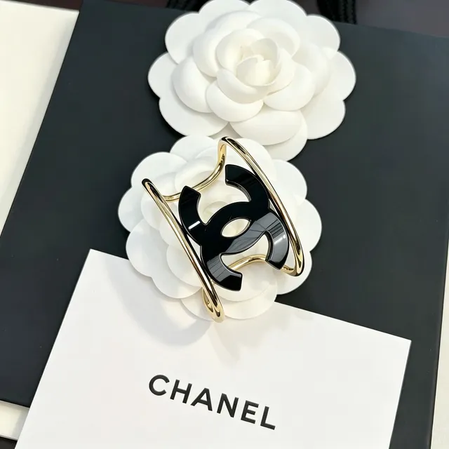 Bracelet Chanel CC Cuff émail noir ton or 7