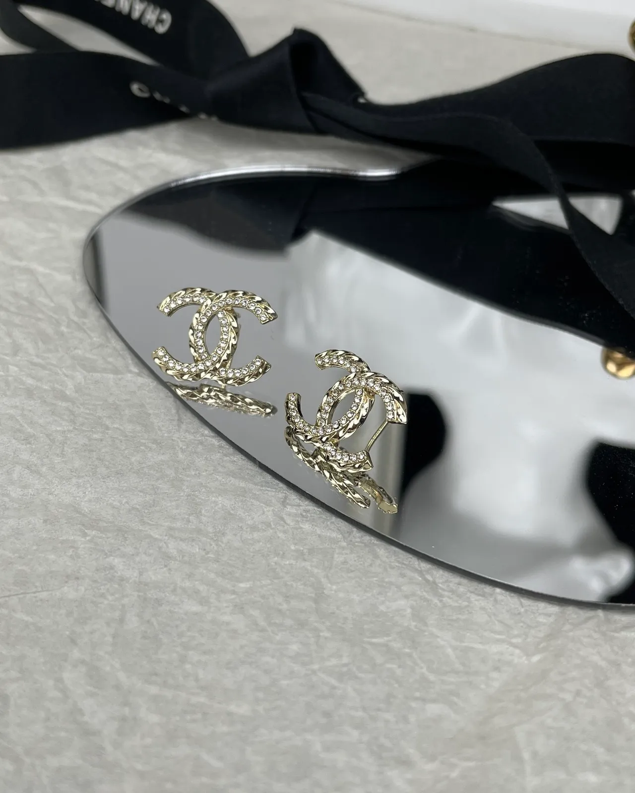 Chanel CC Logo Pavé Gold Silver Interlocking Crystals Earrings 2