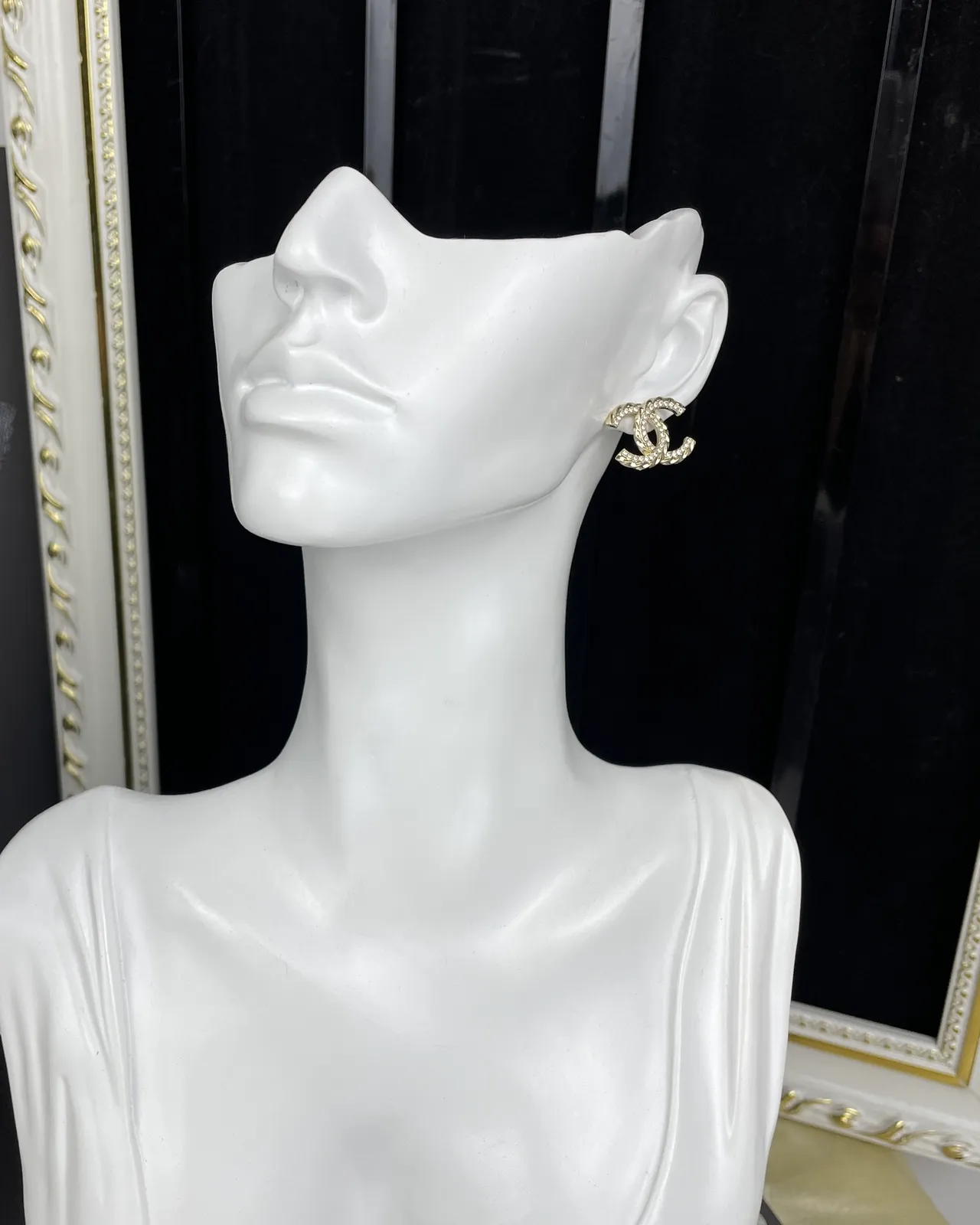 Chanel CC Logo Pavé Gold Silver Interlocking Crystals Earrings 3