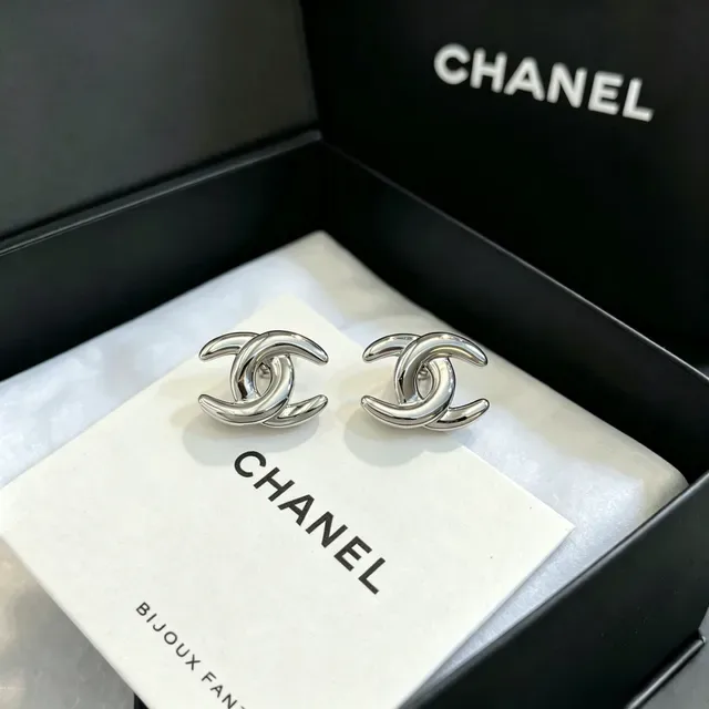 Chanel CC Logo Polished Silver-Tone Stud Earrings 8