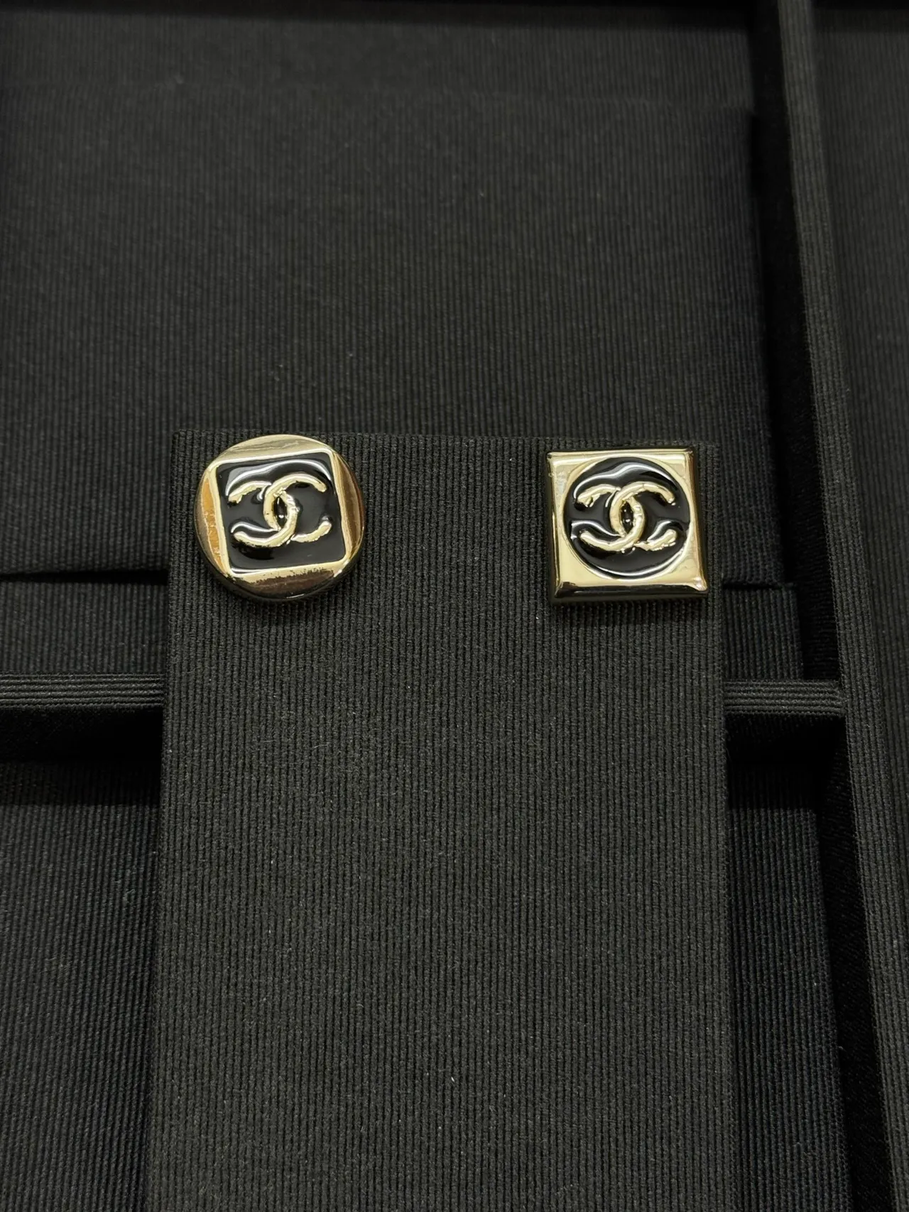 Chanel CC Logo Stud Black Gold Metal Enamel Earrings 3
