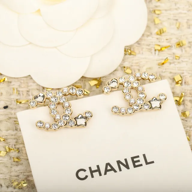 Chanel CC Monogram Silver White broche entrelazado incrustado de cristales 4