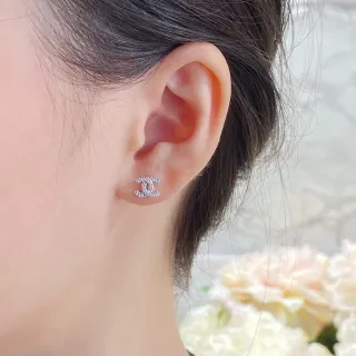Chanel CC Pavé क्रिस्टल स्टड ईयरिंग्स