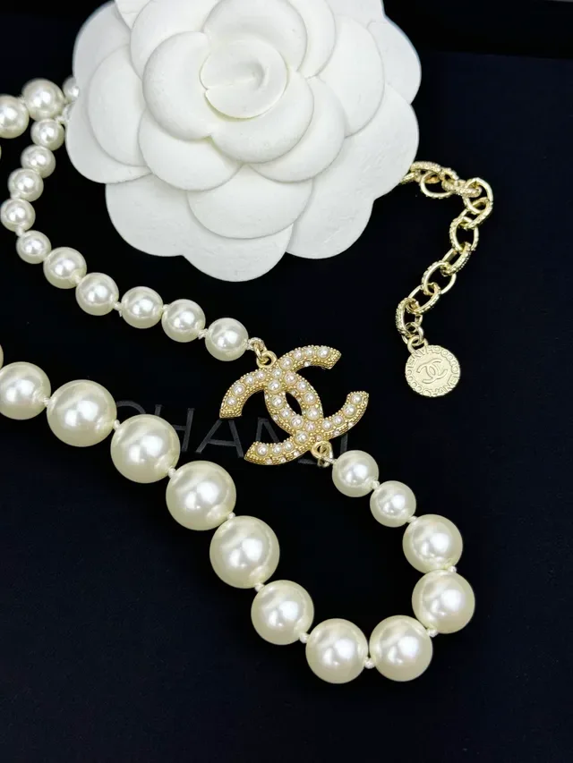 Chanel CC Collier Perles Chaîne Or Blanc Pendentif Logo 2