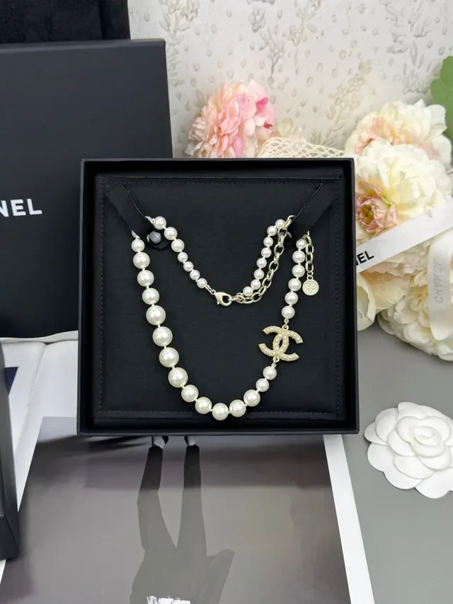 Chanel CC Collier Perles Chaîne Or Blanc Pendentif Logo 6