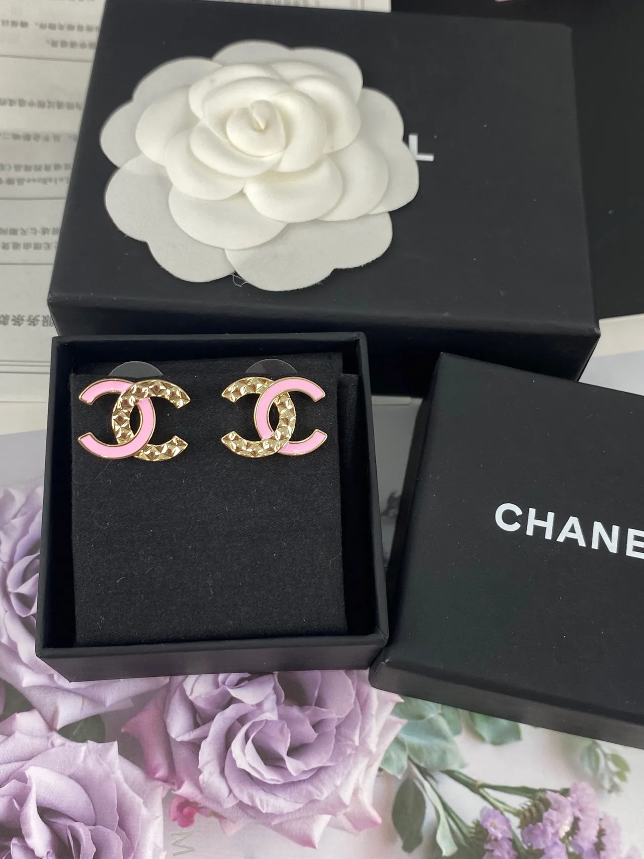Chanel CC Pink Gold Interlocking Logo Enamel Earrings 8