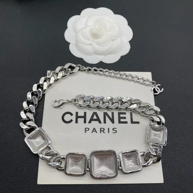 Chanel Crystal-Embellished Chevron Link Bracelet 2