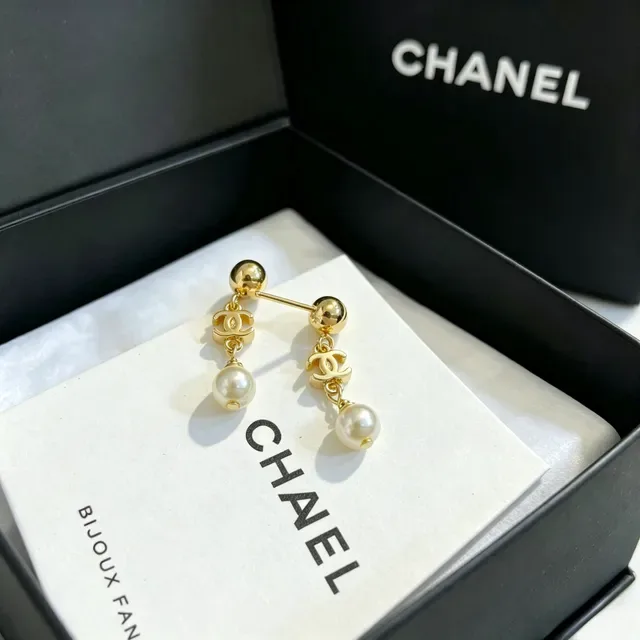 Chanel Gold Beige Pearl Drop Earrings 3