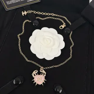 Chanel 金色粉色链白色山茶花胸针项链