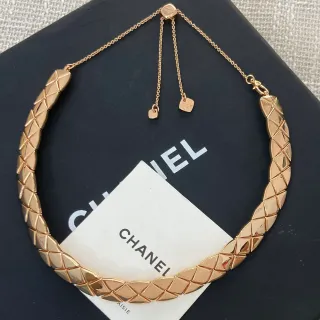 Chanel 金色 刚性 项圈 绗缝 钻石切割 链节 项链