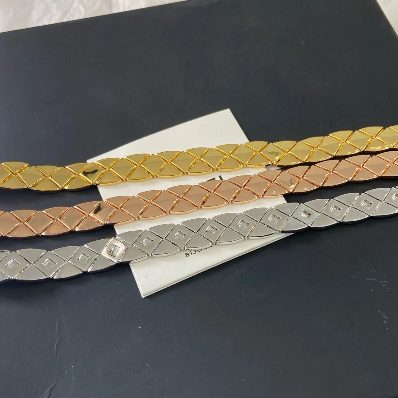 Chanel Gold Rigid Choker Quilted Diamond-Cut Links Necklace 4
