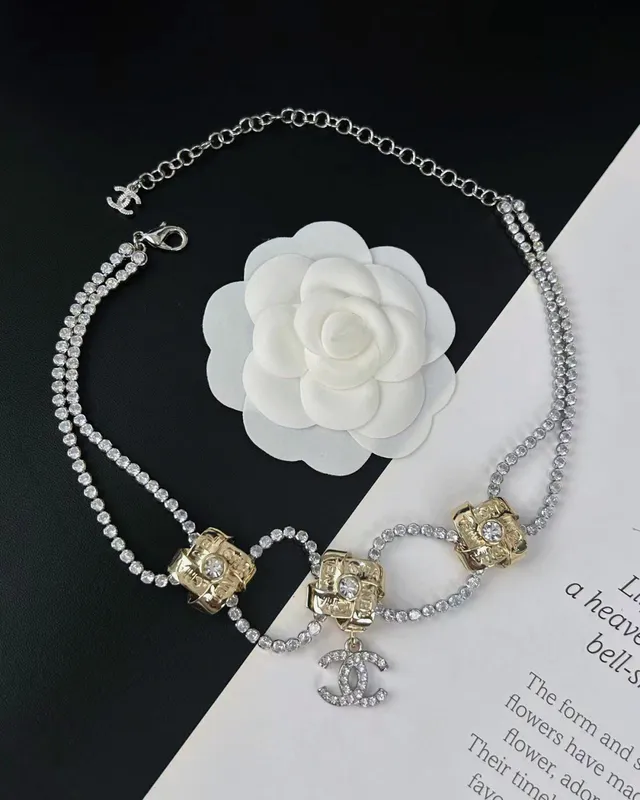 Chanel Colar de Charms de Cubo de Cristal Pavé Multi-Strand de Ouro e Prata 7