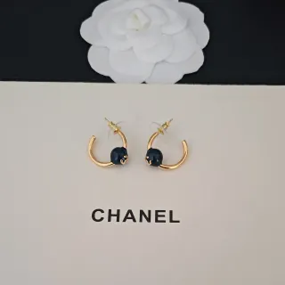 Chanel 金色 C-Hoop 黑色珐琅珠耳环