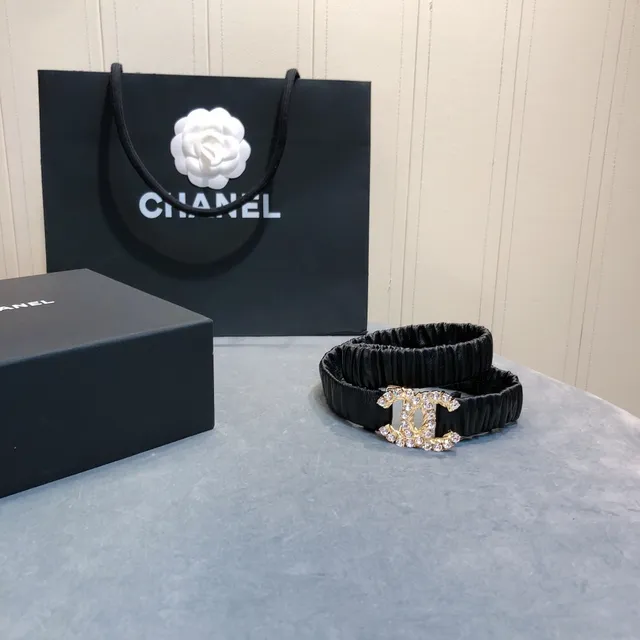 Chanel Interlocking CC Belt Black Gold Ruched Elastic Strap Crystal-Embellished Buckle Leather Belt 6