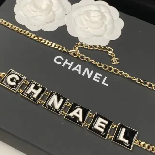 Chanel Logo अक्षर मंगलसूत्र काला और सफेद एनामेल सोने की श्रृंखला मंगलसूत्र