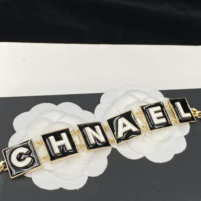 Chanel Logo Letter Necklace Black and White Enamel Gold-Tone Chain Necklace 3
