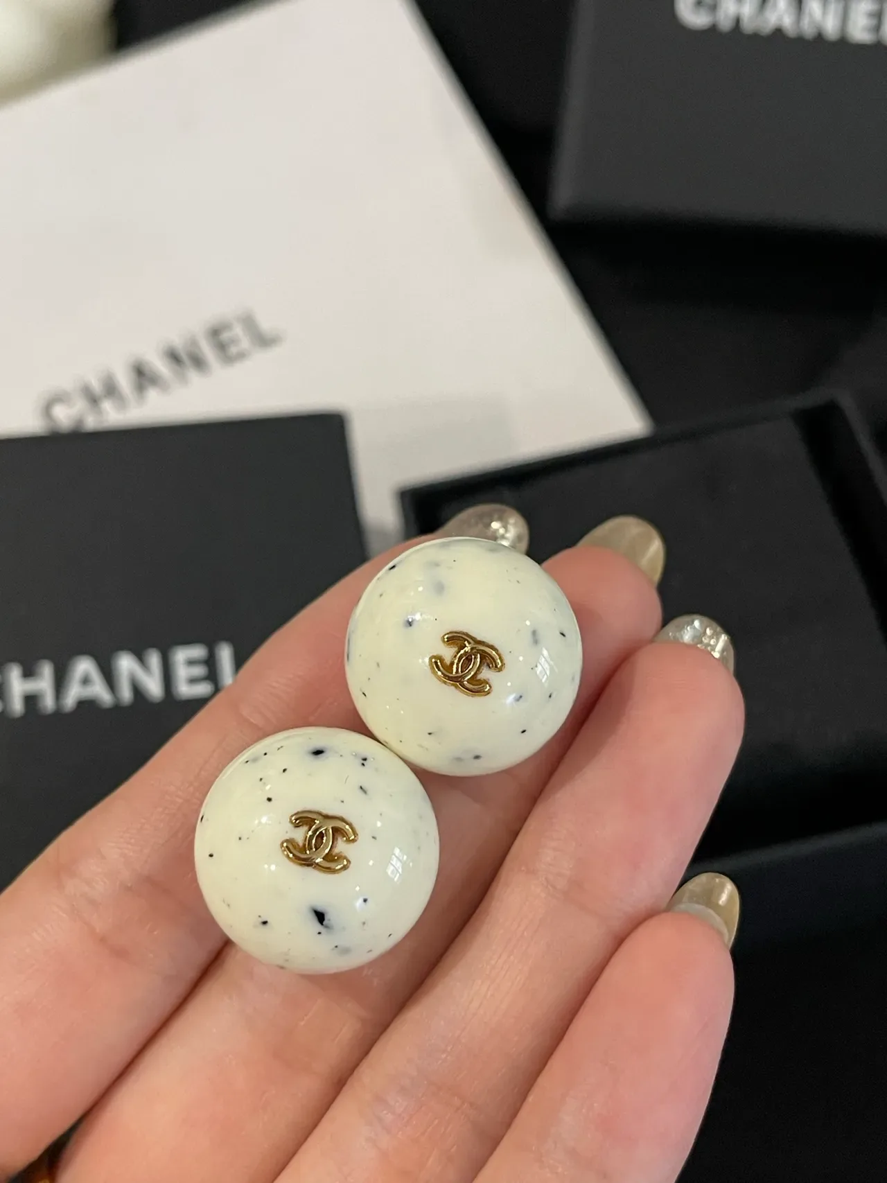 Chanel Round Speckled Resin Stud Earrings 4