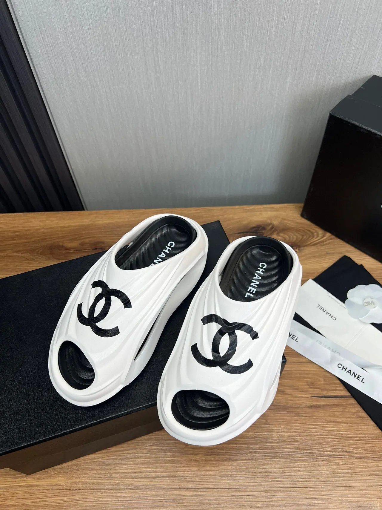 Chanel Rubber Slide White Black Molded Interlocking CC Logo Slippers 5