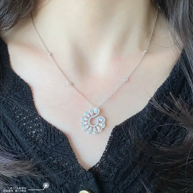 Chopard Floral Motif Pavé Diamond Pendant Necklace 8