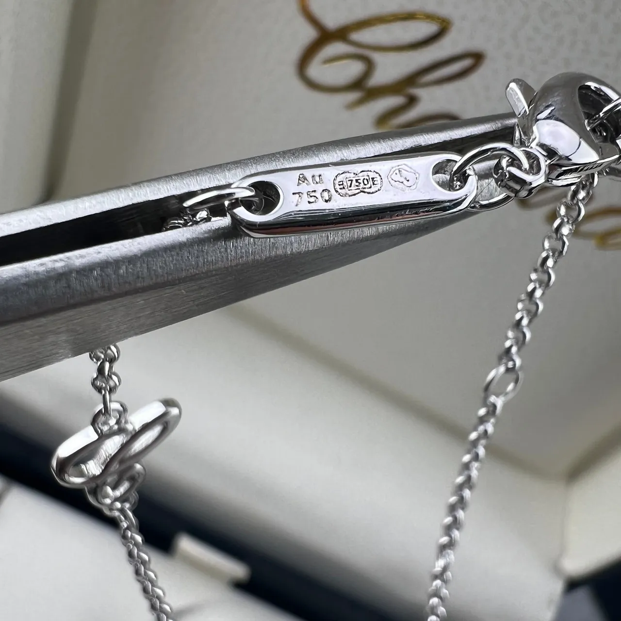 Chopard Happy Hearts or et argent en forme de cœur pendentif Pavé Diamond Halo collier 2