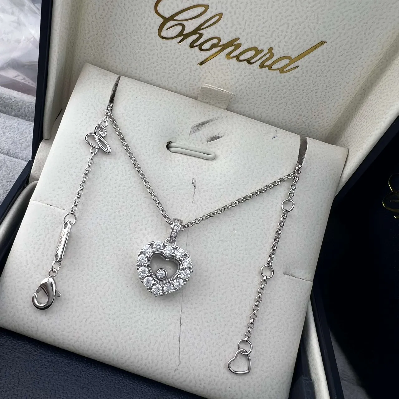 Chopard Happy Hearts or et argent en forme de cœur pendentif Pavé Diamond Halo collier 5